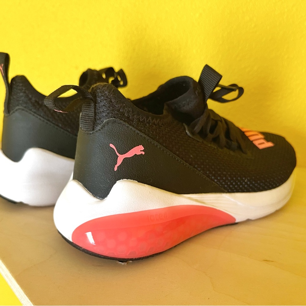 PUMA Women 7 Athletic Running Shoes